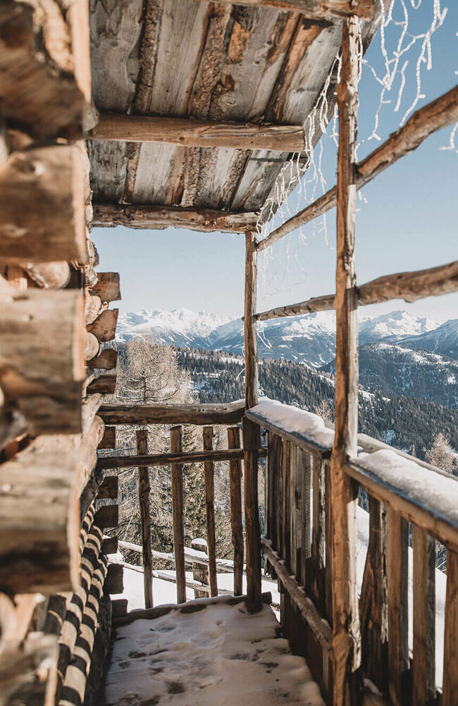 Aussicht Naturfreundehütte Zettersfeld Aussicht von der hölzernen Naturfreundehütte Zettersfeld bei herrlichem Winterwetter.