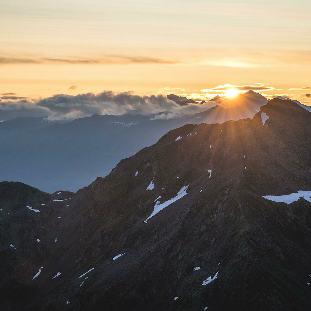 Sonnenaufgang Villgrater Berge Blick auf den Sonnenaufgang in den Villgrater Bergen.