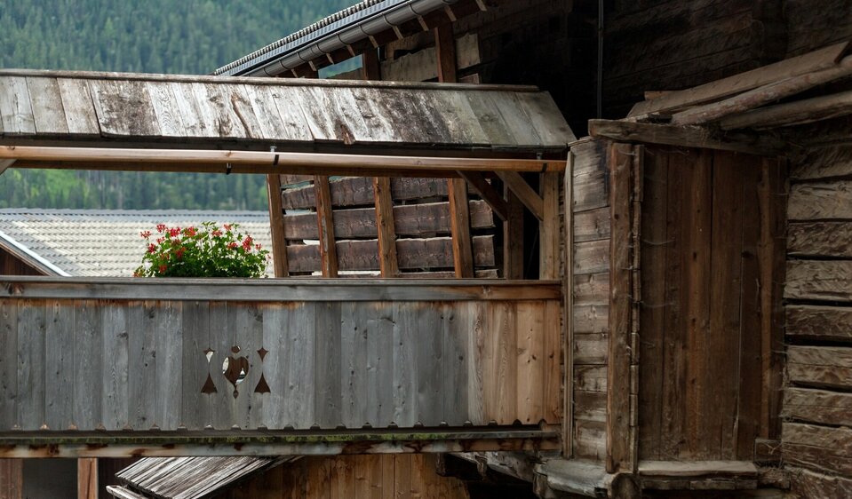 Es lohnt sich mit offenen Augen durch das Dorf zu gehen!