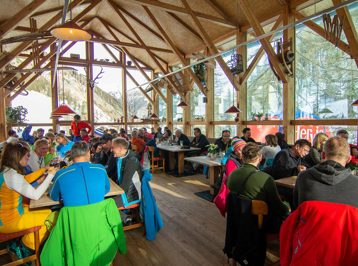 Austria Skitourenfestival Hütteneinkehr beim Austria Skitourenfestival in der Badl Alm in Kalkstein