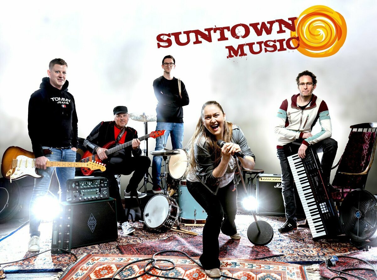 Live Band am Dreikönigsmarkt in Lienz 2024 - Suntown Music