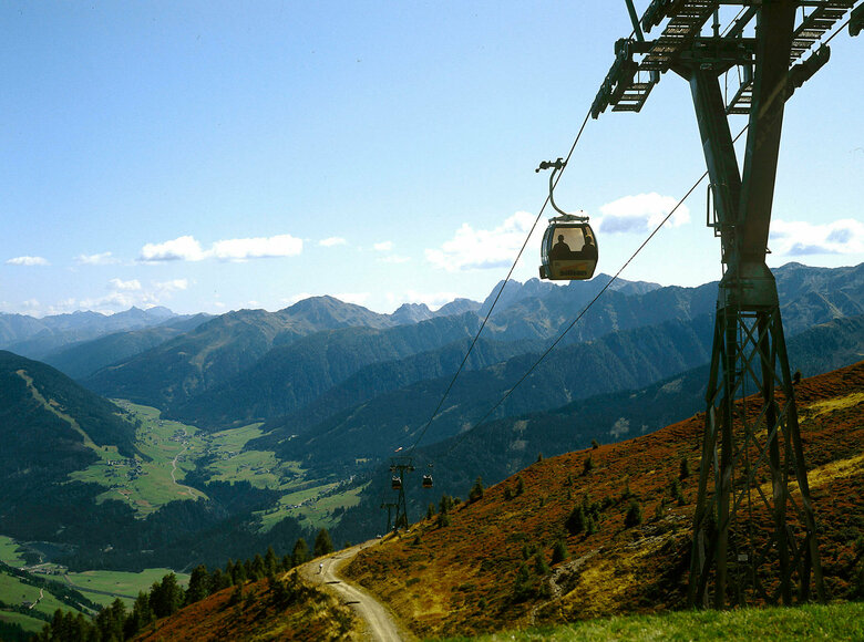 Seilbahn Thurntaler Sillian Das Bild zeigt die Seilbahn Hochpustertal von Sillian zum Thurntaler im Sommer