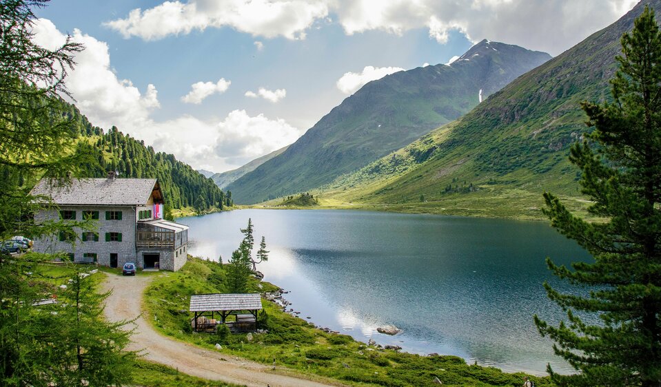 Gasthaus Obersee am Staller Sattel Gasthäuser und Almhütten...