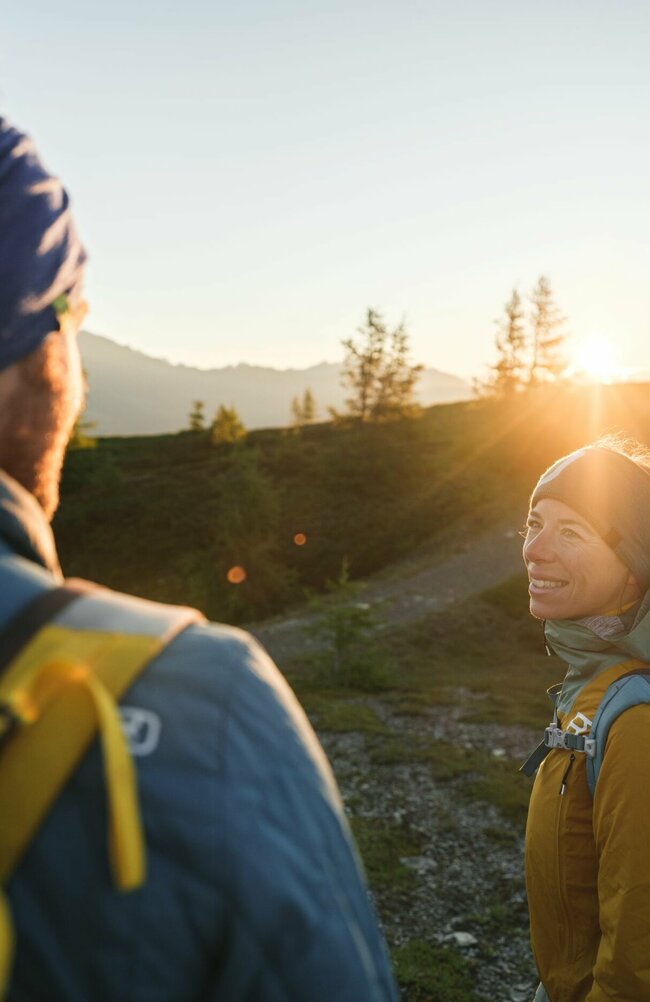 Sonnenaufgang am Bösen Weibele Ein Pärchen genießt den Sonnenaufgang am Bösen Weibele.