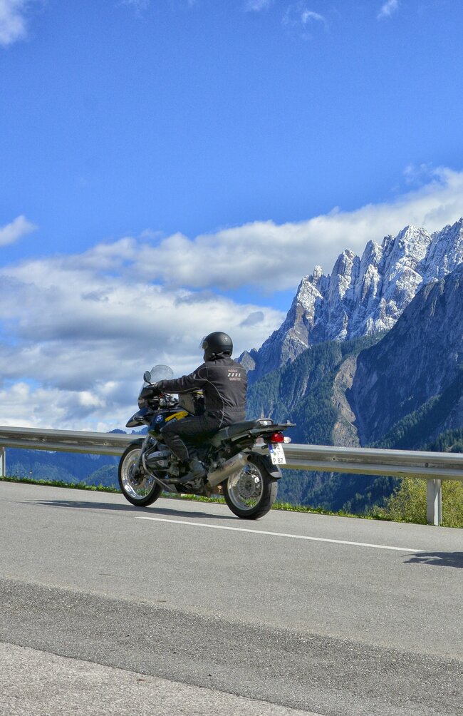 Motorrad Dolomiten Schnee Motorrad Dolomiten Schnee
