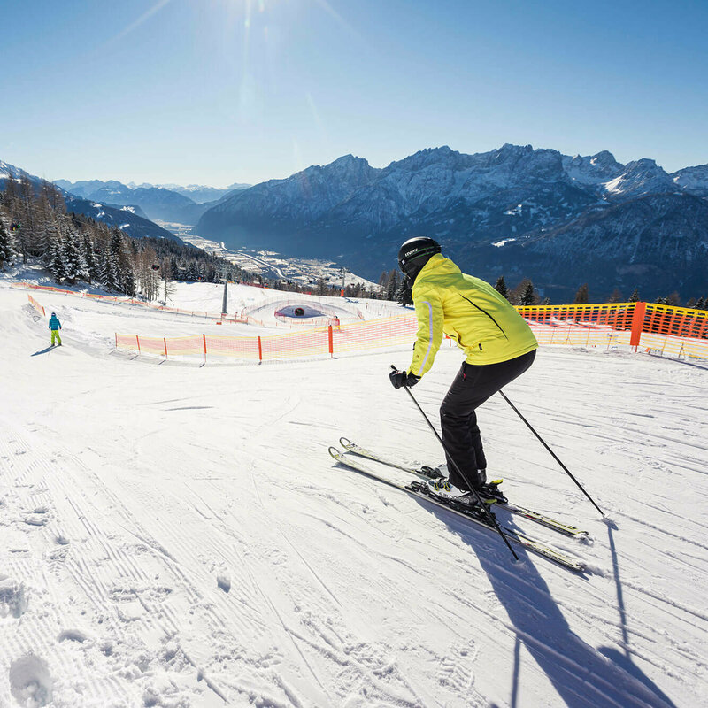 Skifahrer bei der Zettersfeld Fun Slope Lienz