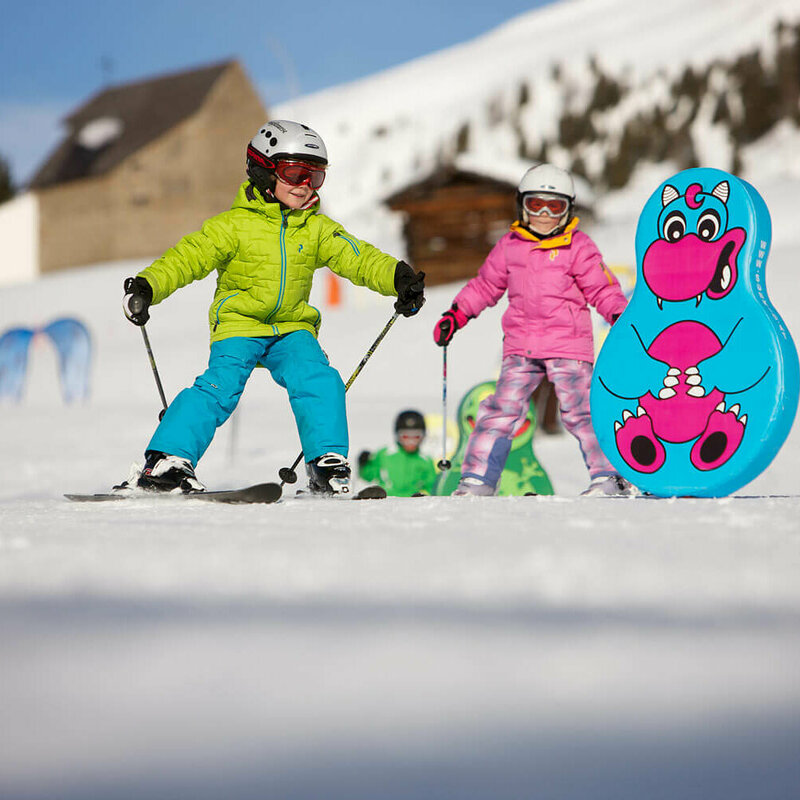 Kinder beim Skifahren am Zettersfeld